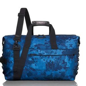 New Tumi Tahoe Sonoma Duffel Bag